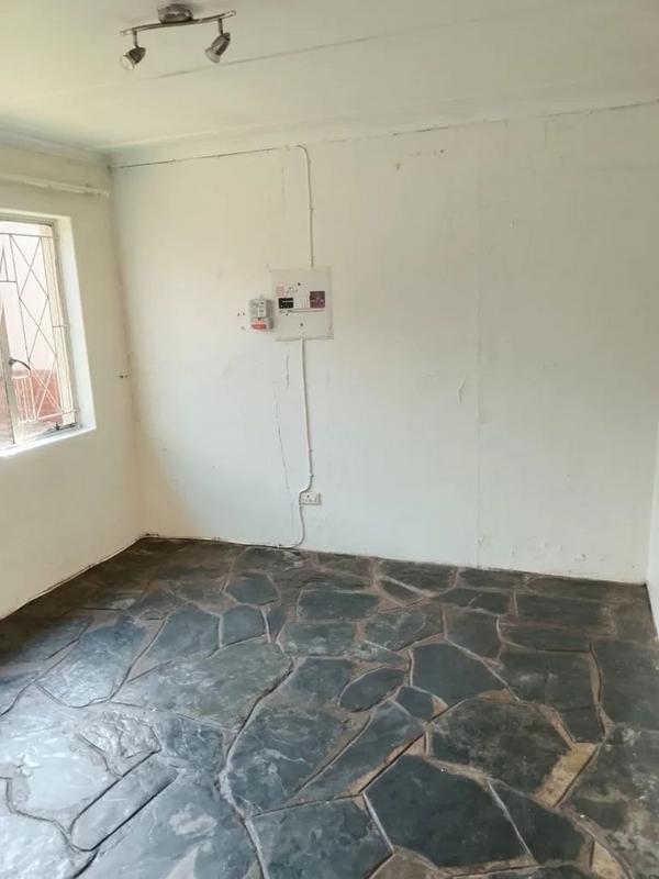 To Let 2 Bedroom Property for Rent in Lambton Gauteng