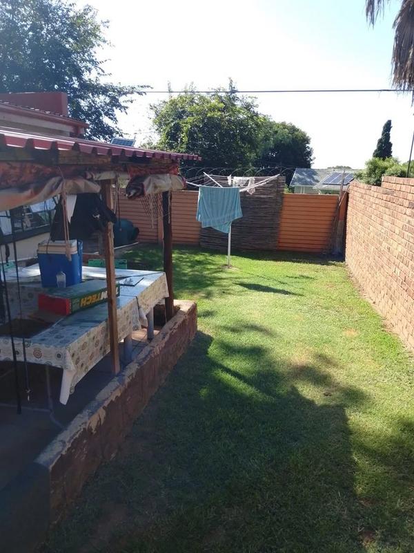 To Let 2 Bedroom Property for Rent in Lambton Gauteng