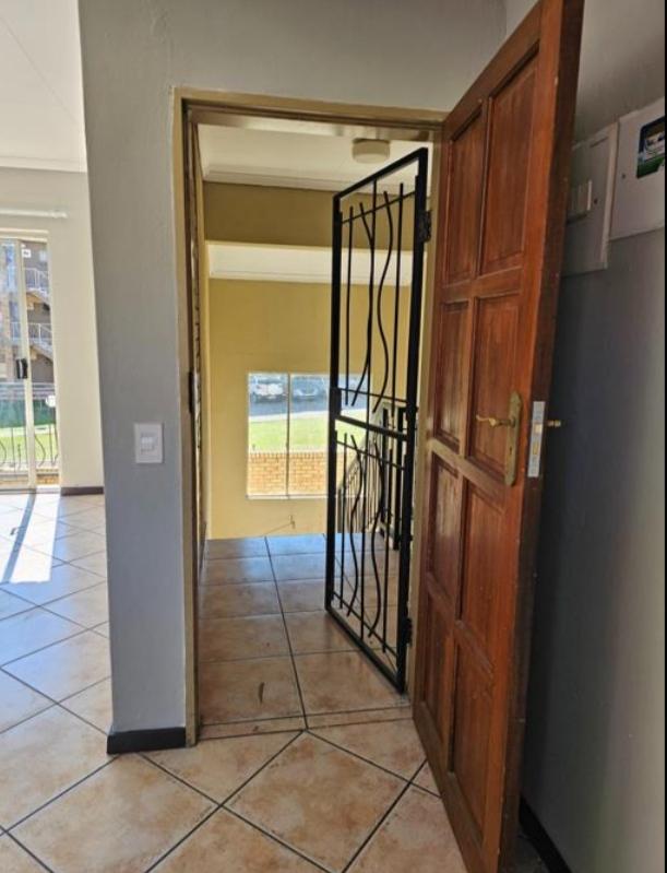 To Let 2 Bedroom Property for Rent in Randfontein Gauteng