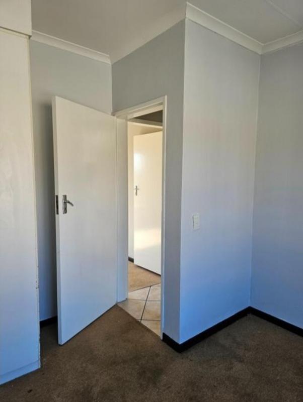 To Let 2 Bedroom Property for Rent in Randfontein Gauteng