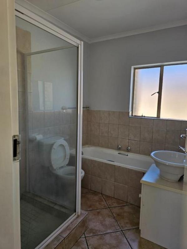 To Let 2 Bedroom Property for Rent in Randfontein Gauteng