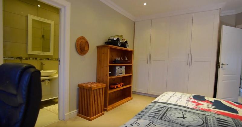 5 Bedroom Property for Sale in Rangeview Gauteng