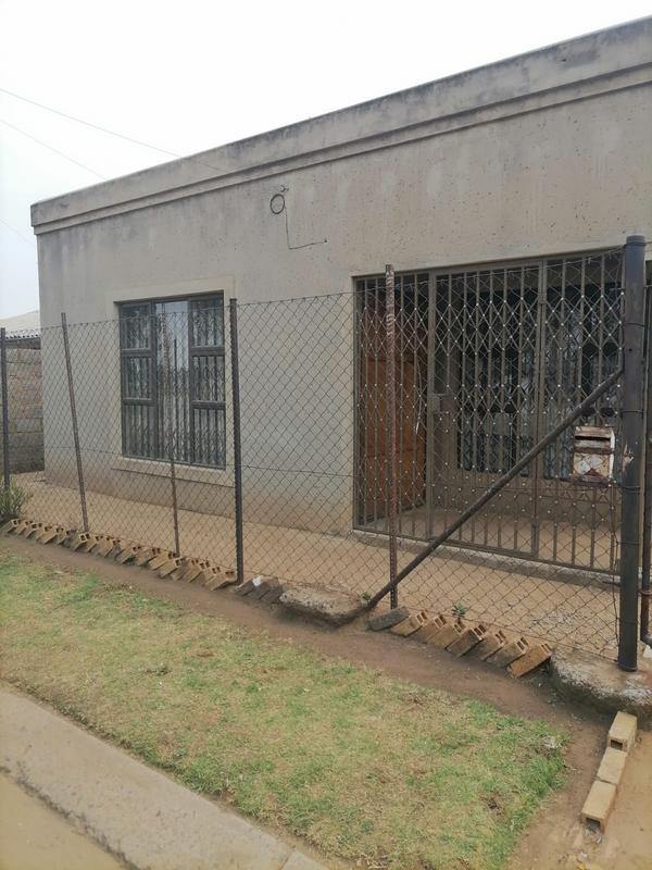 3 Bedroom Property for Sale in Emdeni Gauteng