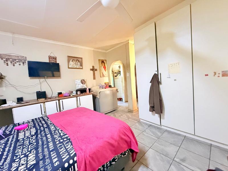 2 Bedroom Property for Sale in Vanderbijlpark Cw 6 Gauteng