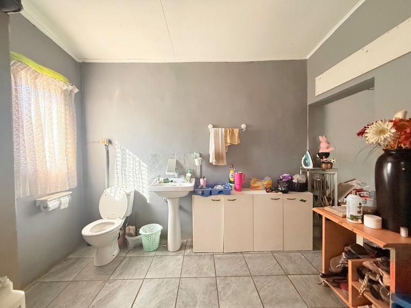 2 Bedroom Property for Sale in Vanderbijlpark Cw 6 Gauteng