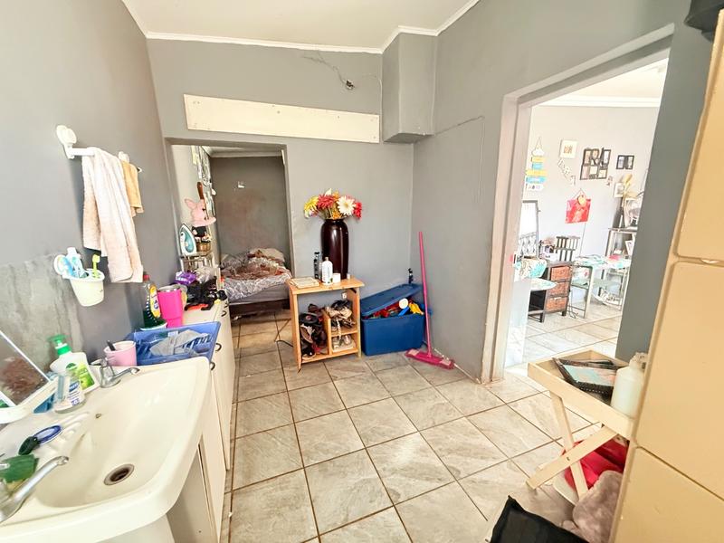 2 Bedroom Property for Sale in Vanderbijlpark Cw 6 Gauteng