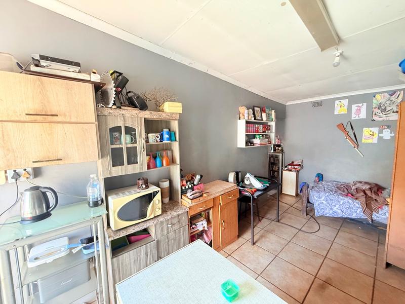 2 Bedroom Property for Sale in Vanderbijlpark Cw 6 Gauteng