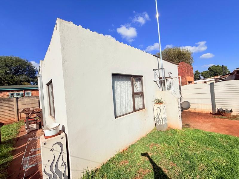 2 Bedroom Property for Sale in Vanderbijlpark Cw 6 Gauteng