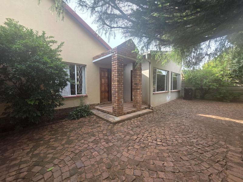 4 Bedroom Property for Sale in Klippoortje Gauteng