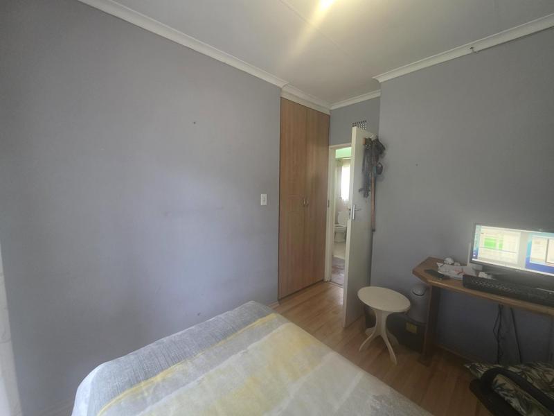 4 Bedroom Property for Sale in Klippoortje Gauteng