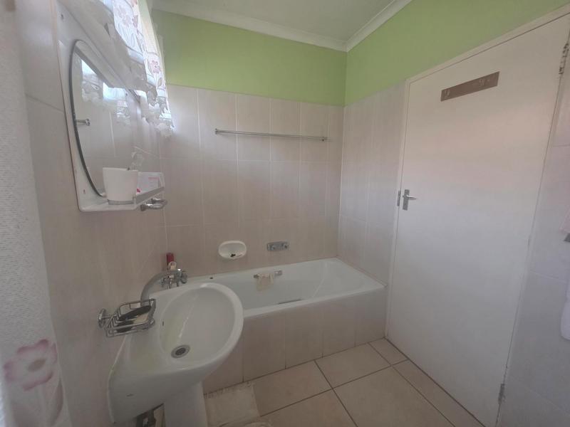 4 Bedroom Property for Sale in Klippoortje Gauteng