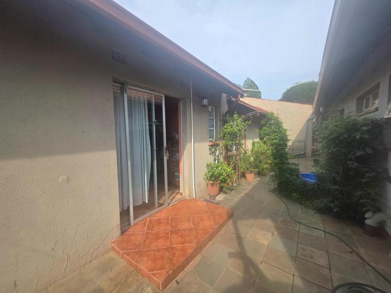 4 Bedroom Property for Sale in Klippoortje Gauteng