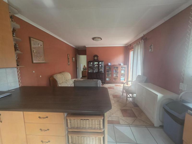4 Bedroom Property for Sale in Klippoortje Gauteng