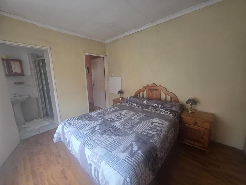 4 Bedroom Property for Sale in Klippoortje Gauteng