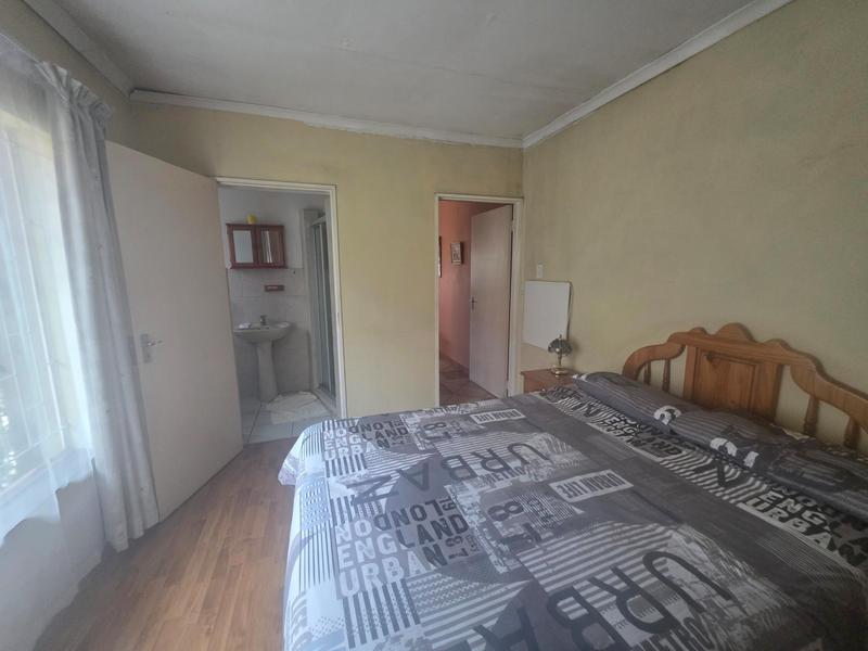 4 Bedroom Property for Sale in Klippoortje Gauteng