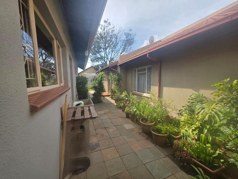 4 Bedroom Property for Sale in Klippoortje Gauteng