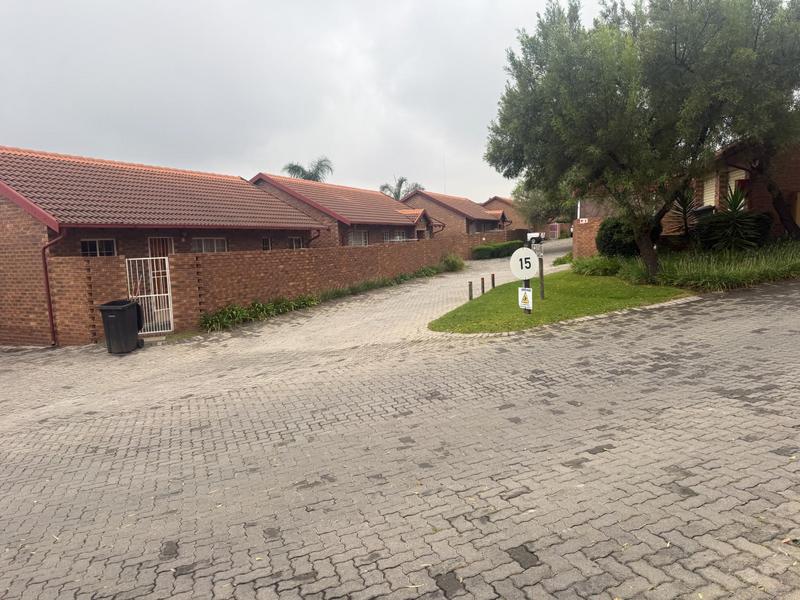 2 Bedroom Property for Sale in The Reeds Gauteng