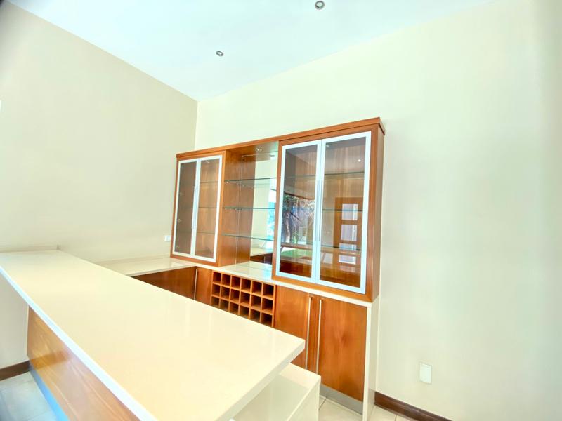 To Let 6 Bedroom Property for Rent in Benmore Gardens Gauteng