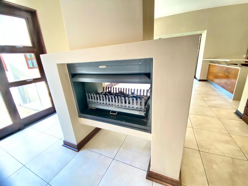 To Let 6 Bedroom Property for Rent in Benmore Gardens Gauteng