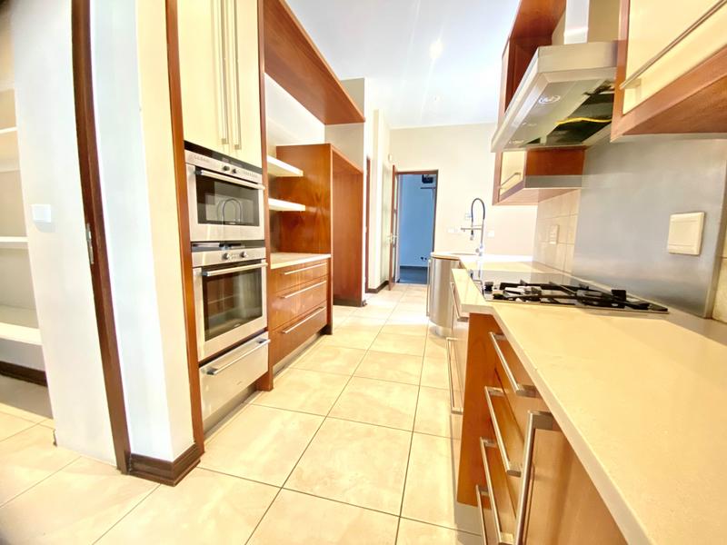 To Let 6 Bedroom Property for Rent in Benmore Gardens Gauteng