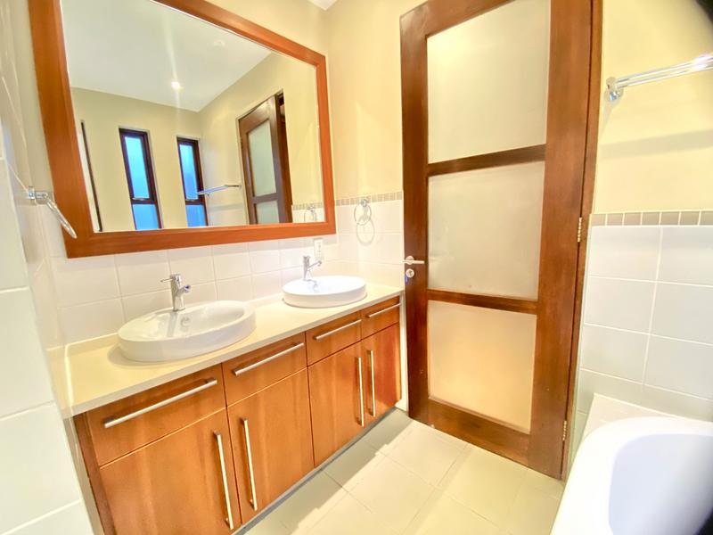 To Let 6 Bedroom Property for Rent in Benmore Gardens Gauteng