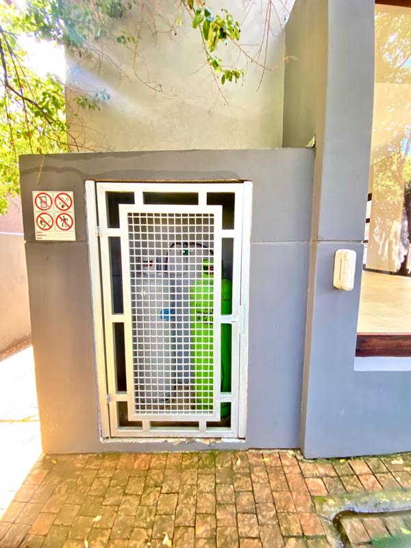 To Let 6 Bedroom Property for Rent in Benmore Gardens Gauteng