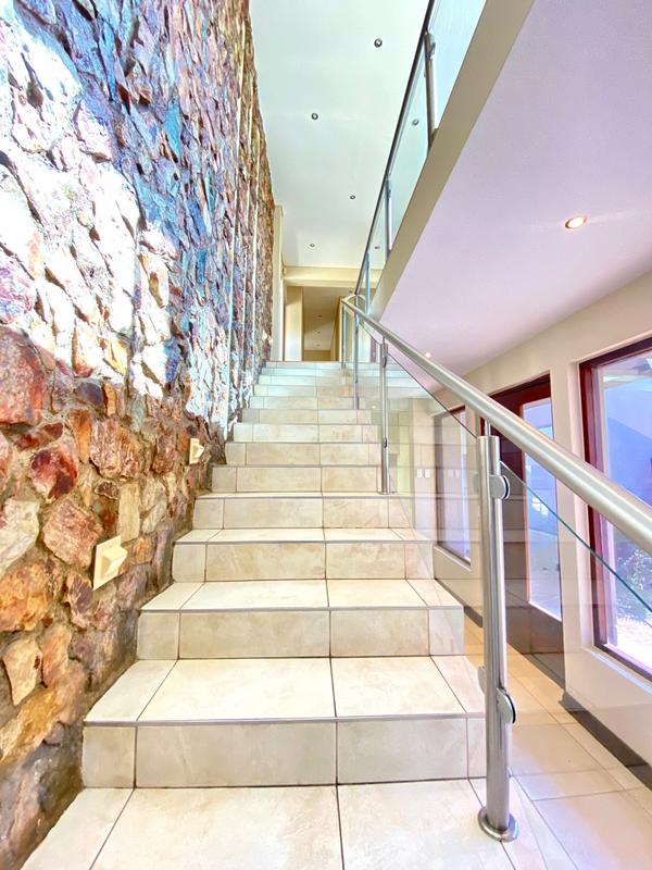 To Let 6 Bedroom Property for Rent in Benmore Gardens Gauteng