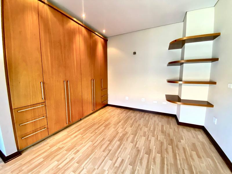 To Let 6 Bedroom Property for Rent in Benmore Gardens Gauteng