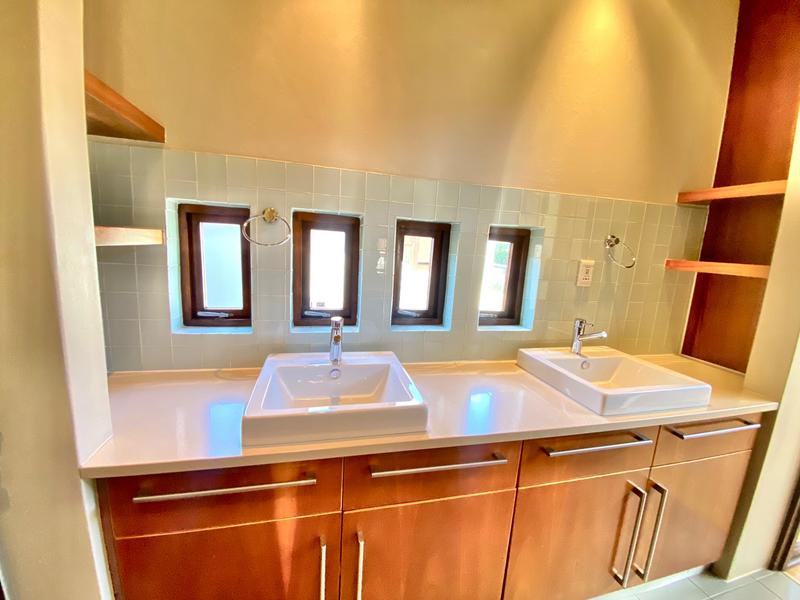 To Let 6 Bedroom Property for Rent in Benmore Gardens Gauteng