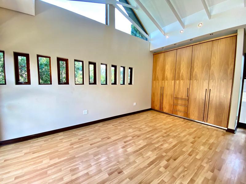 To Let 6 Bedroom Property for Rent in Benmore Gardens Gauteng