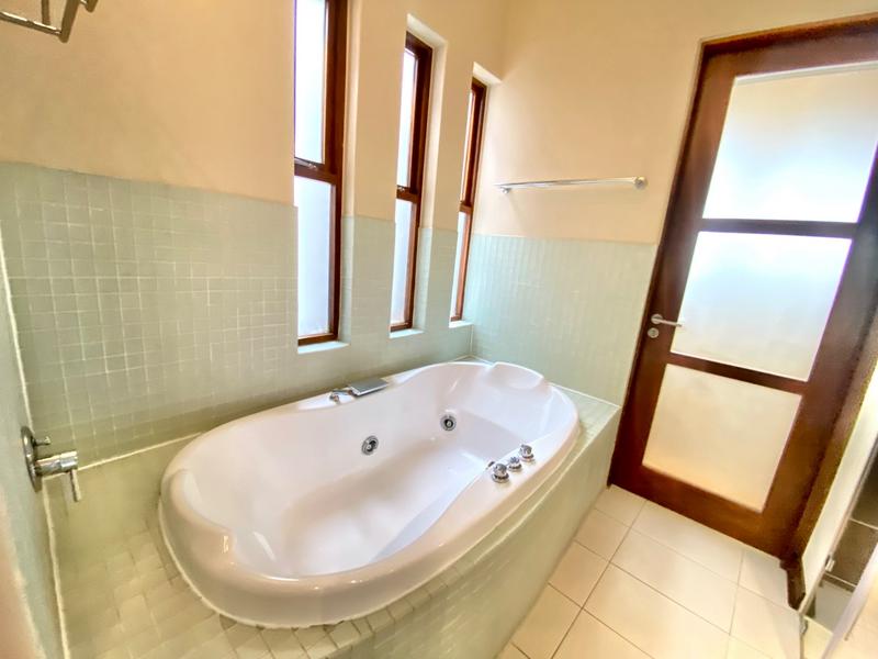 To Let 6 Bedroom Property for Rent in Benmore Gardens Gauteng