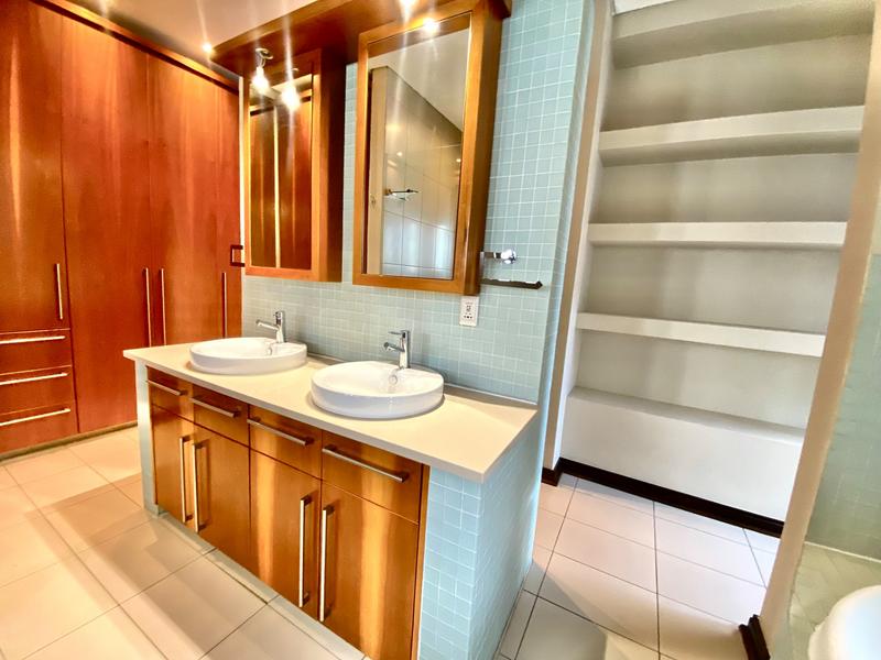 To Let 6 Bedroom Property for Rent in Benmore Gardens Gauteng