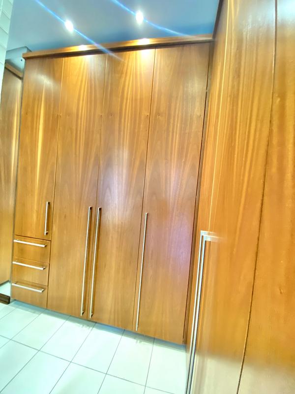 To Let 6 Bedroom Property for Rent in Benmore Gardens Gauteng