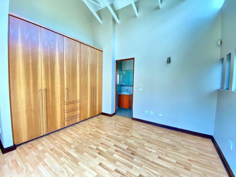 To Let 6 Bedroom Property for Rent in Benmore Gardens Gauteng