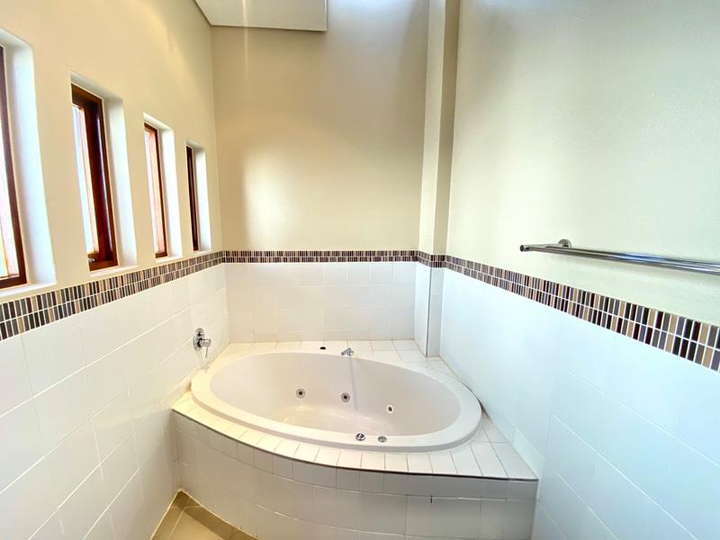 To Let 6 Bedroom Property for Rent in Benmore Gardens Gauteng