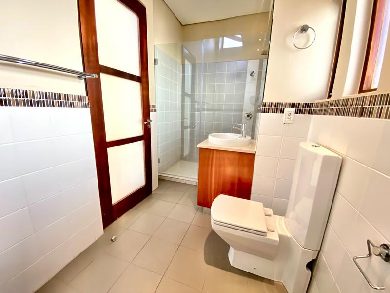 To Let 6 Bedroom Property for Rent in Benmore Gardens Gauteng