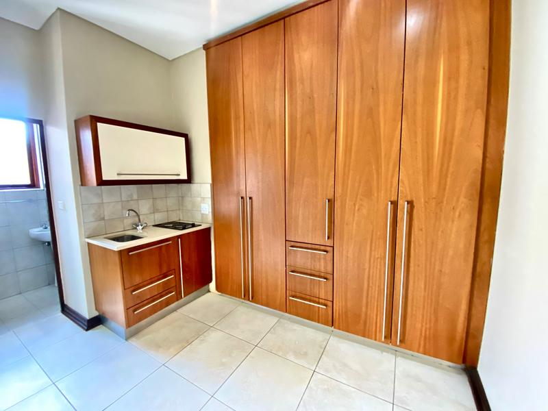 To Let 6 Bedroom Property for Rent in Benmore Gardens Gauteng