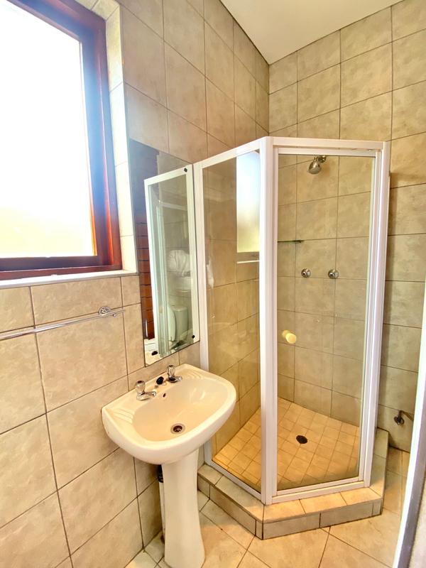 To Let 6 Bedroom Property for Rent in Benmore Gardens Gauteng