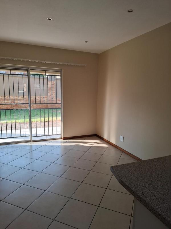 2 Bedroom Property for Sale in Stone Ridge Gauteng