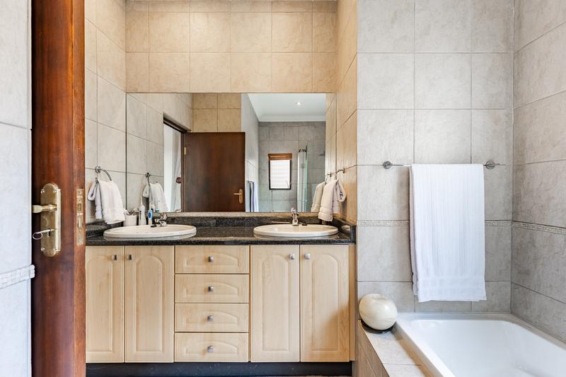 4 Bedroom Property for Sale in Waterkloof Ridge Gauteng