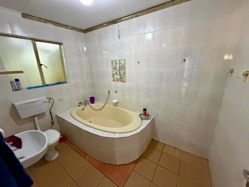 6 Bedroom Property for Sale in Vanderbijlpark CE 2 Gauteng