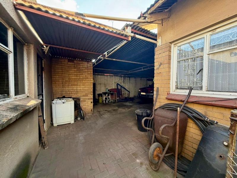 6 Bedroom Property for Sale in Vanderbijlpark CE 2 Gauteng