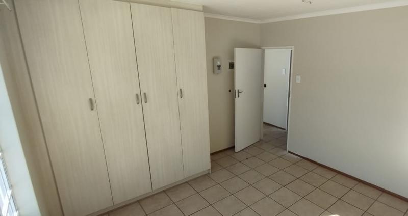 To Let 2 Bedroom Property for Rent in Brentwood Gauteng