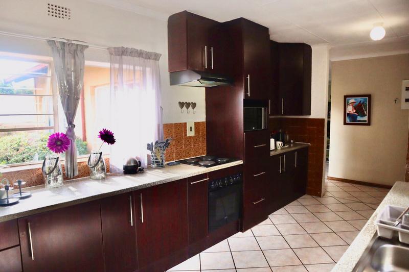 3 Bedroom Property for Sale in Brackenhurst Gauteng