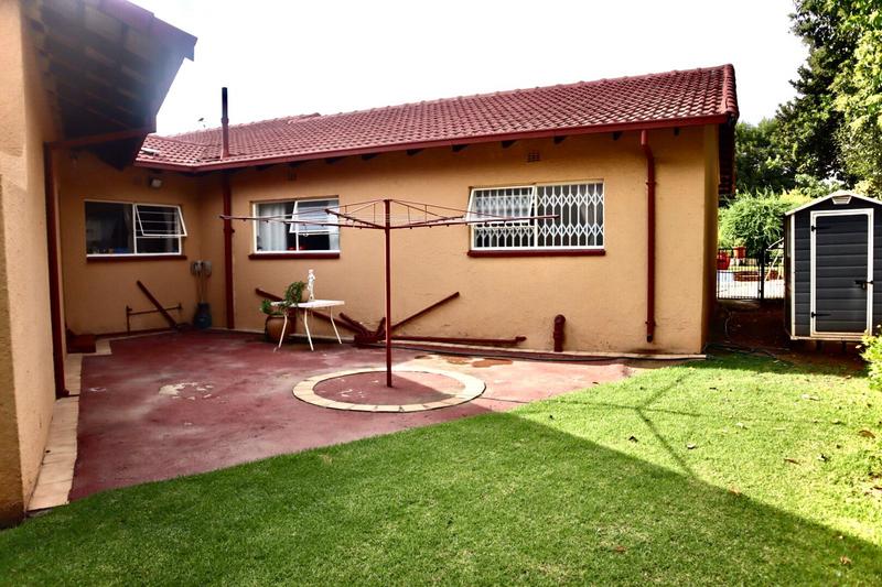 3 Bedroom Property for Sale in Brackenhurst Gauteng