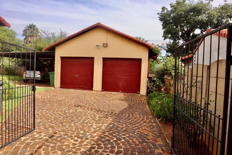 3 Bedroom Property for Sale in Brackenhurst Gauteng