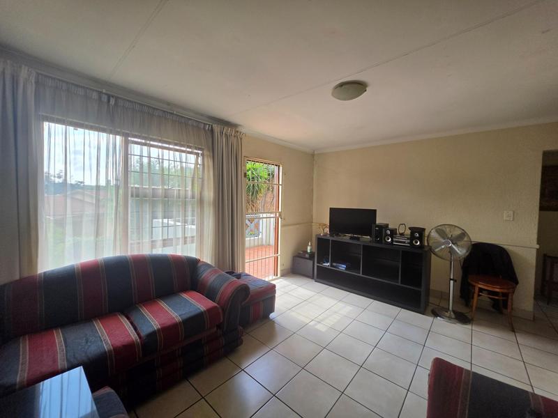 2 Bedroom Property for Sale in Verwoerdpark Gauteng