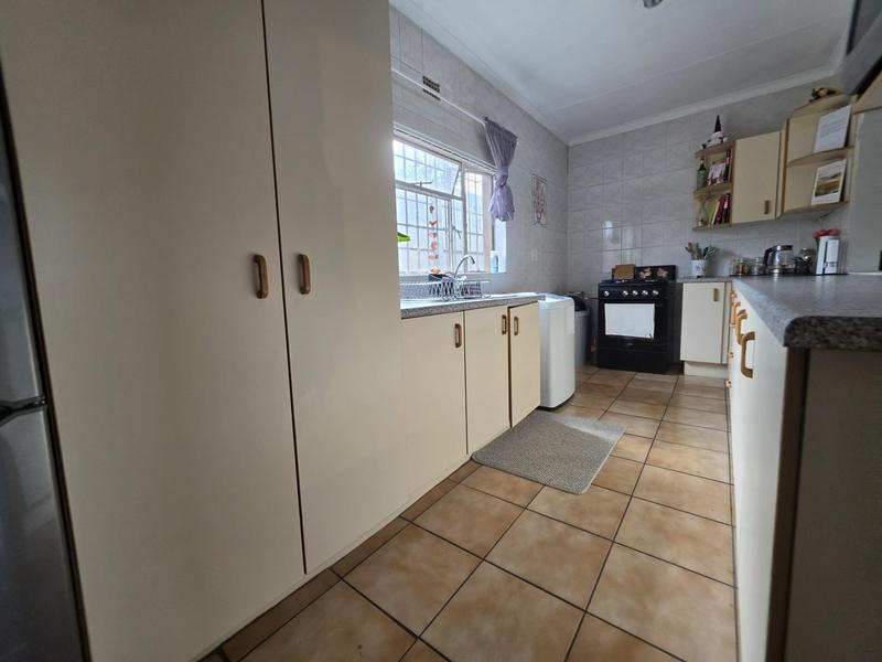 5 Bedroom Property for Sale in Verwoerdpark Gauteng