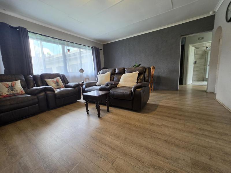 5 Bedroom Property for Sale in Verwoerdpark Gauteng