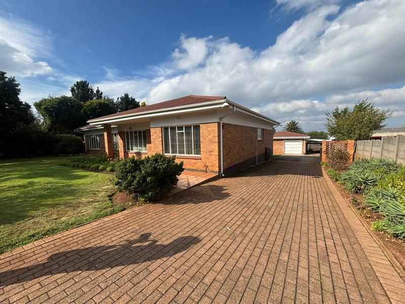 4 Bedroom Property for Sale in Florida North Gauteng